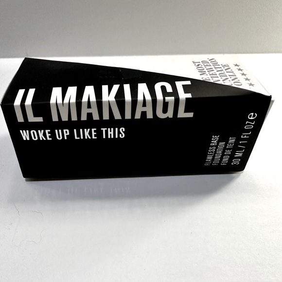 #35 - IL MAKIAGE Foundation in “Woke Up Like This” Shade 35 - Picture 4 of 7